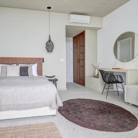 Umani - Free - Free Parking Отель 4*