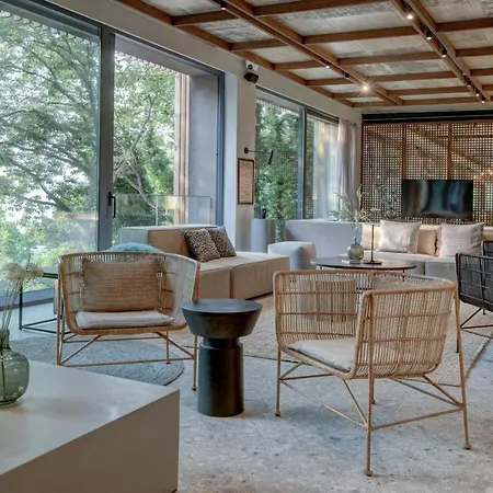 Отель Umani - Free - Free Parking 4*