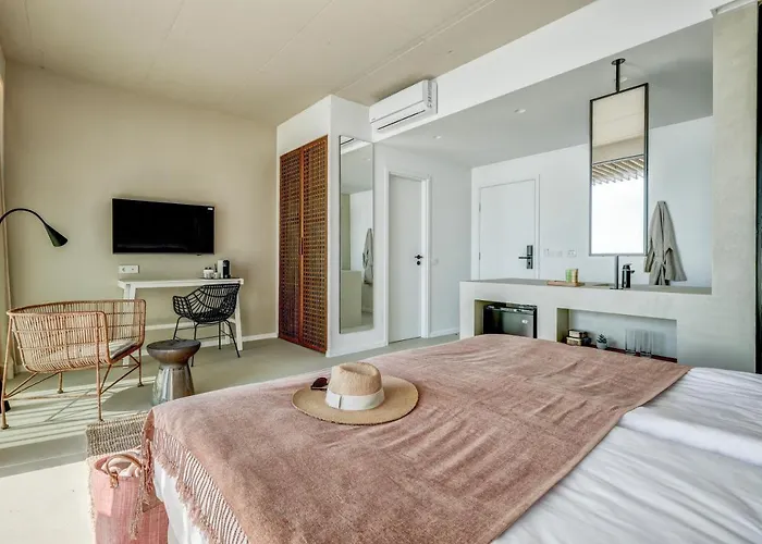 Hotell Umani - Free - Free Parking 4*